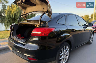 Седан Ford Focus 2015 в 