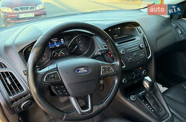 Седан Ford Focus 2015 в 