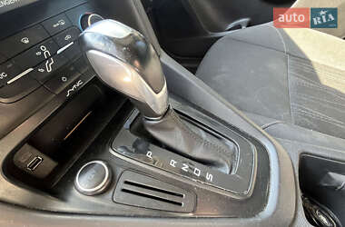 Седан Ford Focus 2015 в 