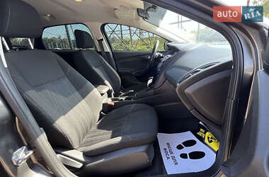 Седан Ford Focus 2015 в 