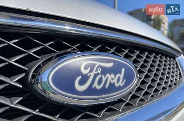 Хэтчбек Ford Focus 2007 в 