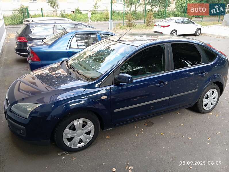 Хэтчбек Ford Focus 2004 в 