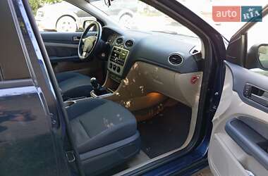 Хэтчбек Ford Focus 2004 в 