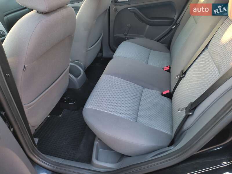 Универсал Ford Focus 2007 в Турбовом фото 19 Универсал Ford Focus 2007 в Турбовом