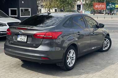 Седан Ford Focus 2015 в 