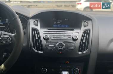 Седан Ford Focus 2015 в 