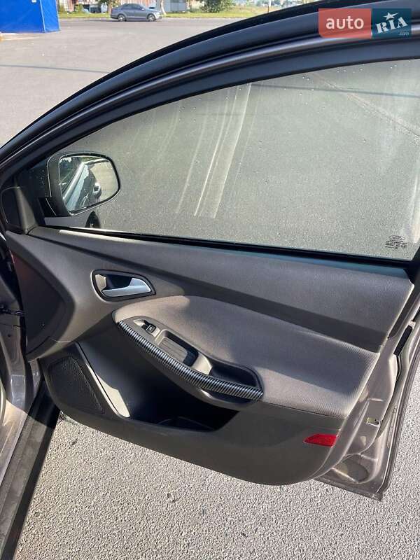 Хетчбек Ford Focus 2014 в Софіївській Борщагівці
