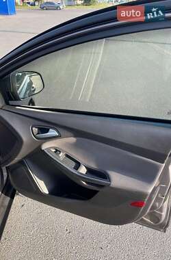 Хэтчбек Ford Focus 2014 в 