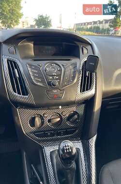 Хэтчбек Ford Focus 2014 в 
