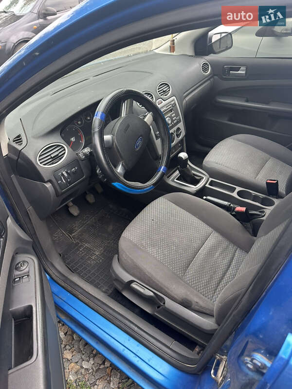 Хэтчбек Ford Focus 2006 в Первомайске