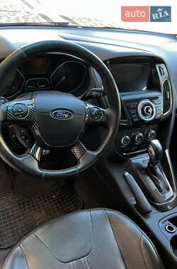 Хэтчбек Ford Focus 2014 в 
