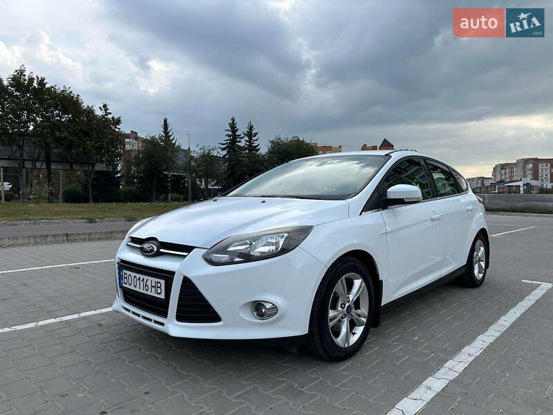 Хэтчбек Ford Focus 2013 в 