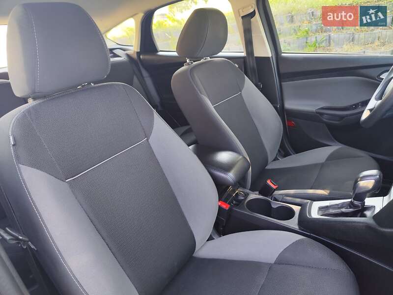 Хэтчбек Ford Focus 2014 в Киеве
