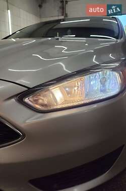 Седан Ford Focus 2015 в 