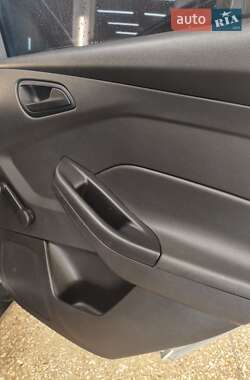 Седан Ford Focus 2015 в 