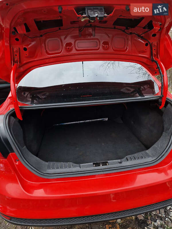 Седан Ford Focus 2013 в Киеве фото 13 Седан Ford Focus 2013 в Киеве