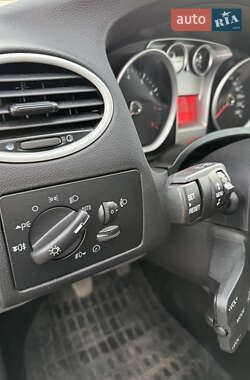 Хэтчбек Ford Focus 2008 в 