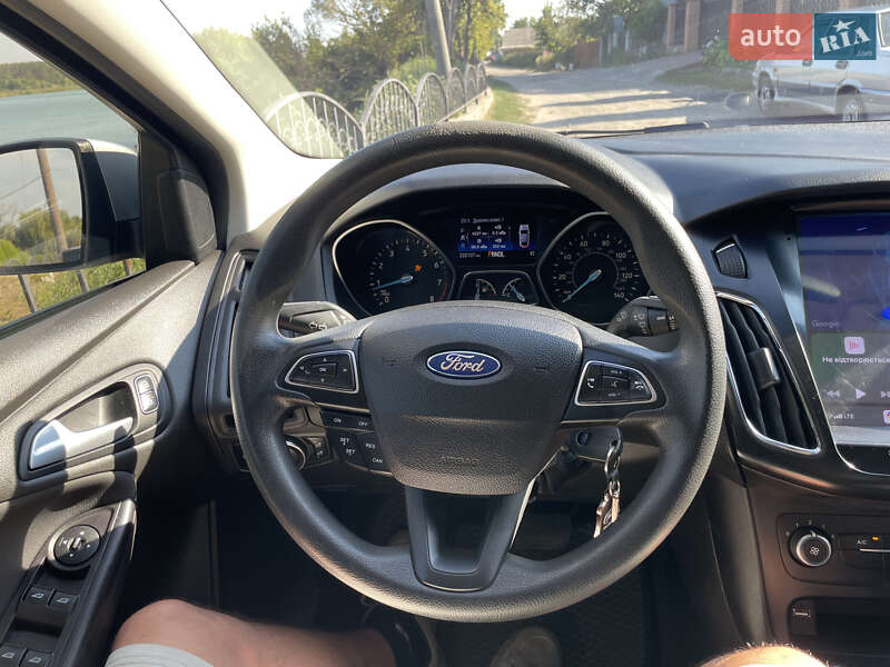 Седан Ford Focus 2015 в Черкасах