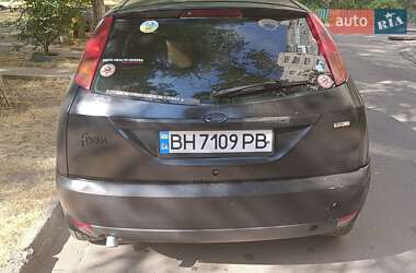 Хэтчбек Ford Focus 2001 в 