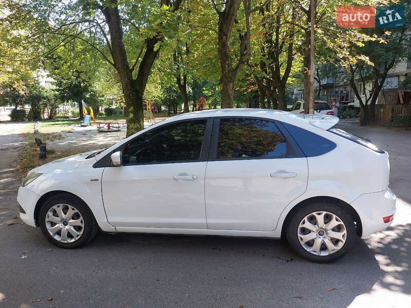 Хэтчбек Ford Focus 2008 в Львове