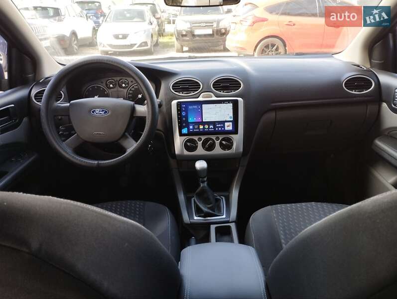 Хэтчбек Ford Focus 2011 в Полтаве