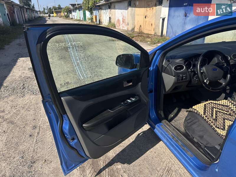 Универсал Ford Focus 2010 в Нетешине