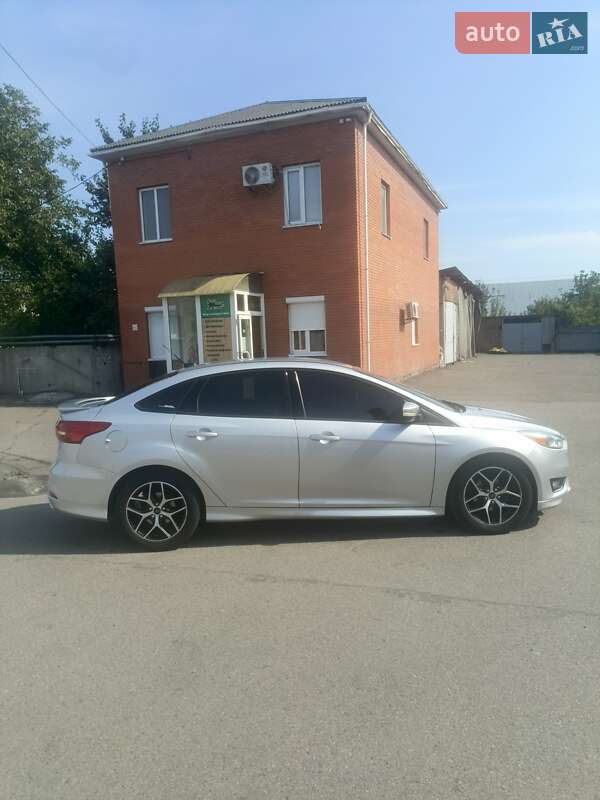 Седан Ford Focus 2015 в Черкассах