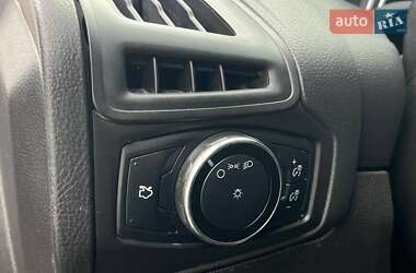 Седан Ford Focus 2013 в 