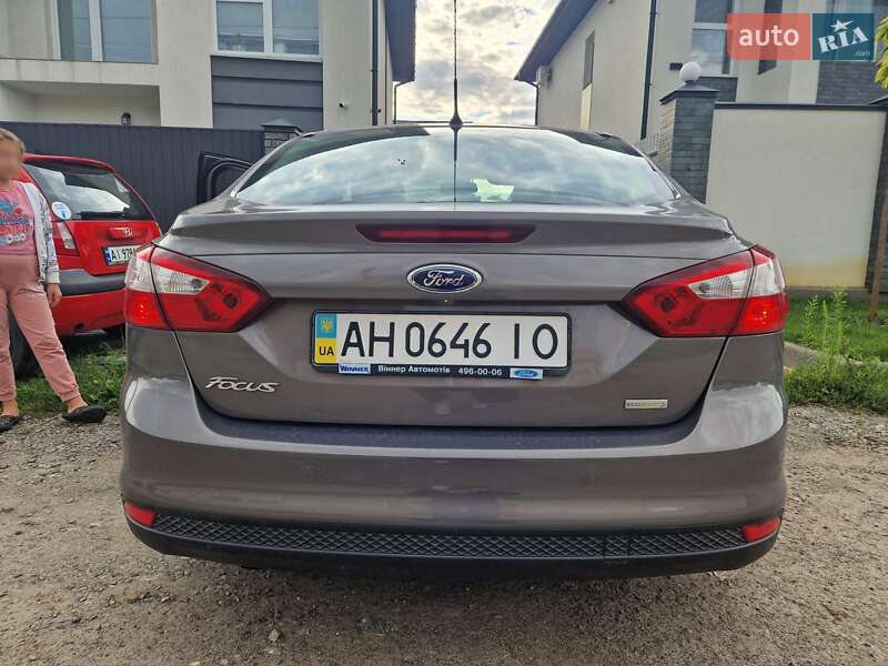 Седан Ford Focus 2013 в Киеве фото 7 Седан Ford Focus 2013 в Киеве
