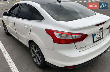 Седан Ford Focus 2012 в 