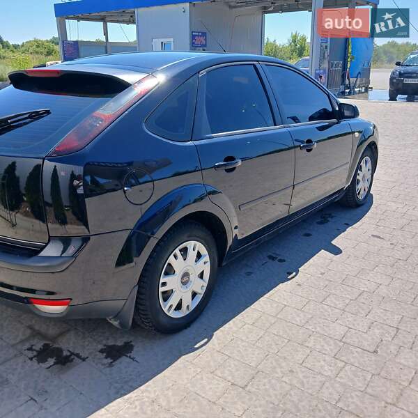 Хетчбек Ford Focus 2006 в Тлумачі