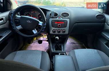 Хэтчбек Ford Focus 2007 в 