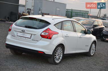 Хэтчбек Ford Focus 2013 в 