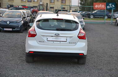 Хэтчбек Ford Focus 2013 в 