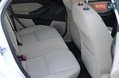 Хэтчбек Ford Focus 2013 в 