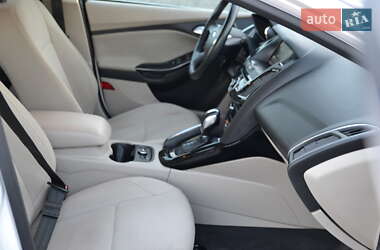 Хэтчбек Ford Focus 2013 в 