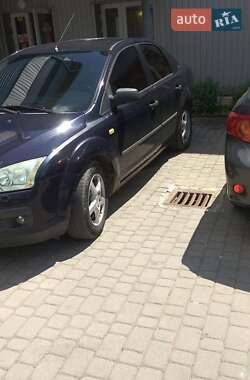 Седан Ford Focus 2005 в Воловце