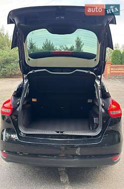Хэтчбек Ford Focus 2017 в 