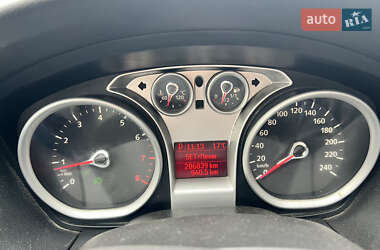 Хетчбек Ford Focus 2010 в 