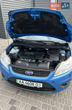 Хетчбек Ford Focus 2010 в 