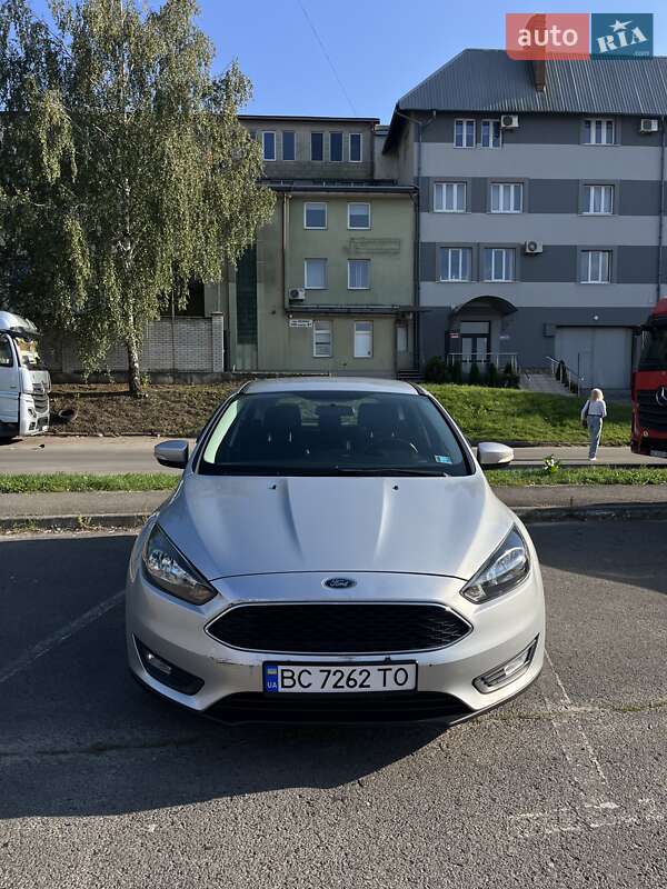 Хэтчбек Ford Focus 2016 в 