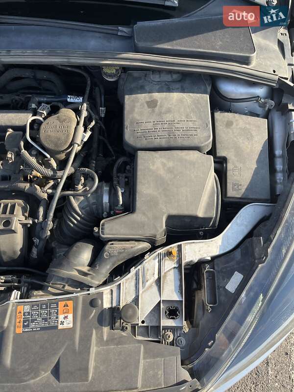 Хэтчбек Ford Focus 2016 в Львове фото 35 Хэтчбек Ford Focus 2016 в Львове