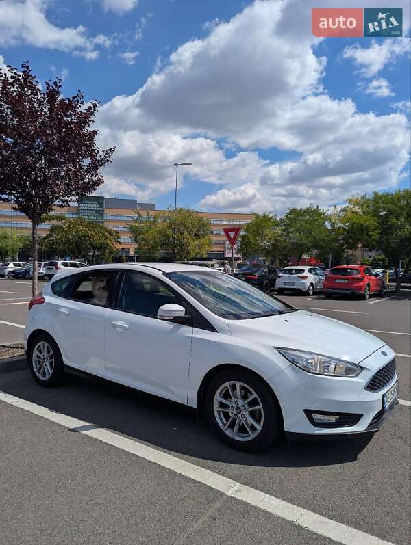 Хетчбек Ford Focus 2016 в Чернівцях фото 2 Хетчбек Ford Focus 2016 в Чернівцях