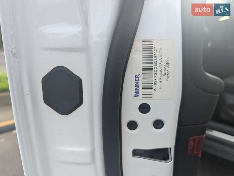Хетчбек Ford Focus 2016 в Чернівцях фото 6 Хетчбек Ford Focus 2016 в Чернівцях