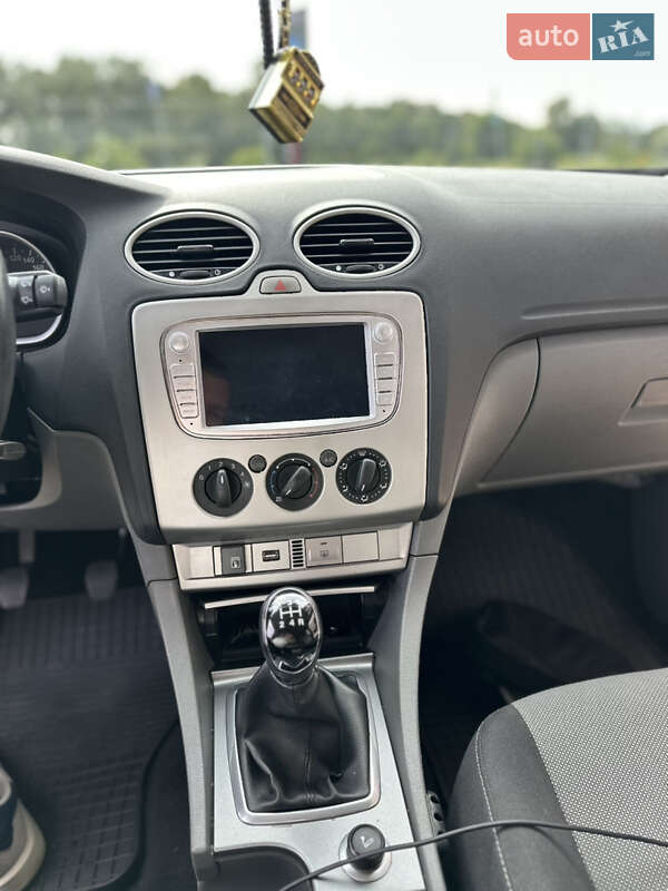Хэтчбек Ford Focus 2010 в Киеве фото 19 Хэтчбек Ford Focus 2010 в Киеве