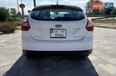 Хэтчбек Ford Focus 2014 в 