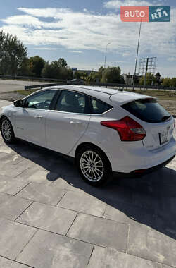 Хэтчбек Ford Focus 2014 в 