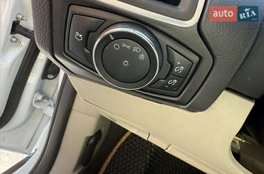Хэтчбек Ford Focus 2014 в 