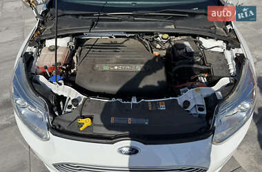 Хэтчбек Ford Focus 2014 в 