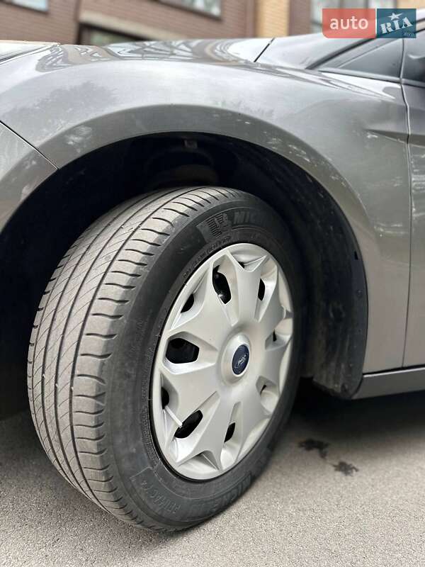 Седан Ford Focus 2012 в Чернигове